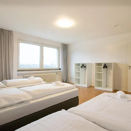 Raj Living - 1 Or 3 With Balcony - 20 Min Messe Dus & Airport Dus Apartment *