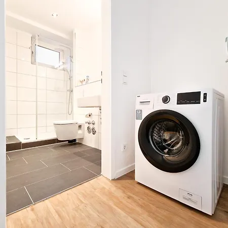 Apartment Raj Living - 1 Or 3 With Balcony - 20 Min Messe Dus & Airport Dus *