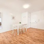 Tolstov - 1 Or 3 With Balcony - 20 Min Messe Dus & Airport Dus Meerbusch
