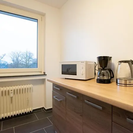 Apartment Raj Living - 1 Or 3 With Balcony - 20 Min Messe Dus & Airport Dus *