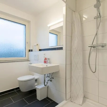 Raj Living - 1 Or 3 With Balcony - 20 Min Messe Dus & Airport Dus * Meerbusch