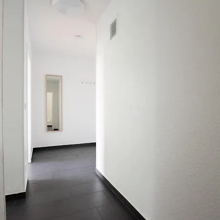 Apartment Raj Living - 1 Or 3 With Balcony - 20 Min Messe Dus & Airport Dus