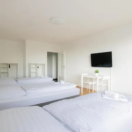 Raj Living - 1 Or 3 With Balcony - 20 Min Messe Dus & Airport Dus Apartment Meerbusch
