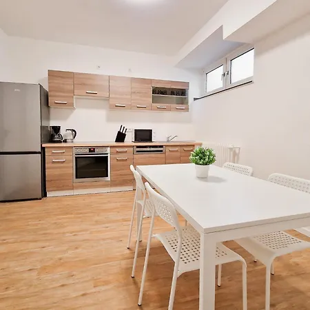 Raj Living - 1 Or 3 With Balcony - 20 Min Messe Dus & Airport Dus * Meerbusch