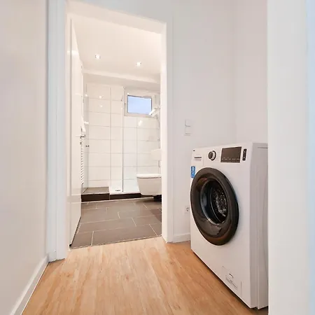 Apartment Raj Living - 1 Or 3 With Balcony - 20 Min Messe Dus & Airport Dus Meerbusch