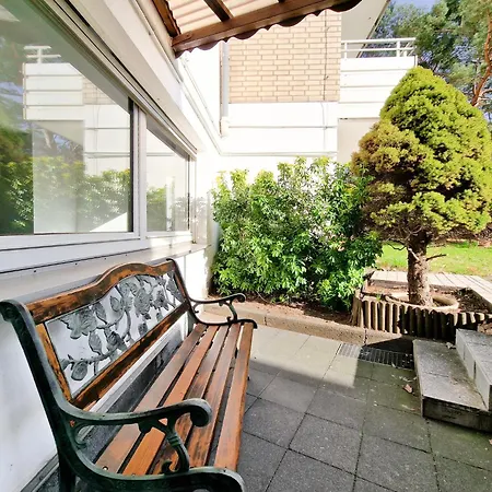 Raj Living - 1 Or 3 With Balcony - 20 Min Messe Dus & Airport Dus Apartment