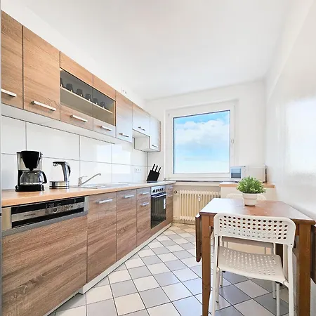 Apartmán Tolstov - 1 Or 3 With Balcony - 20 Min Messe Dus & Airport Dus