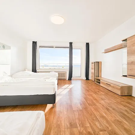 Apartment Raj Living - 1 Or 3 With Balcony - 20 Min Messe Dus & Airport Dus *