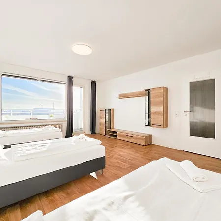 Apartment Raj Living - 1 Or 3 With Balcony - 20 Min Messe Dus & Airport Dus