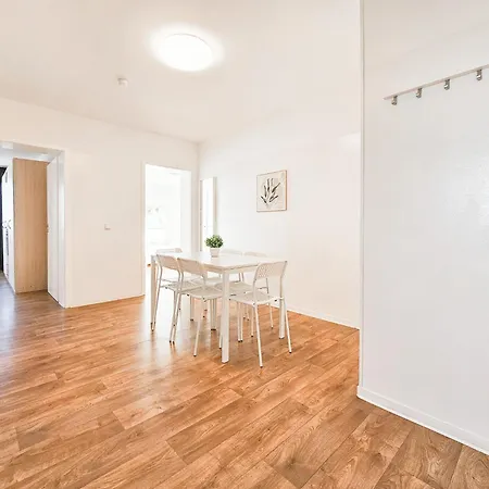 Apartment Raj Living - 1 Or 3 With Balcony - 20 Min Messe Dus & Airport Dus Meerbusch