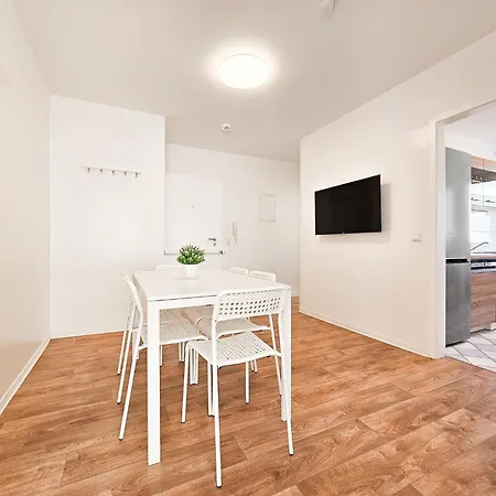 Tolstov - 1 Or 3 With Balcony - 20 Min Messe Dus & Airport Dus