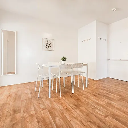 Raj Living - 1 Or 3 With Balcony - 20 Min Messe Dus & Airport Dus