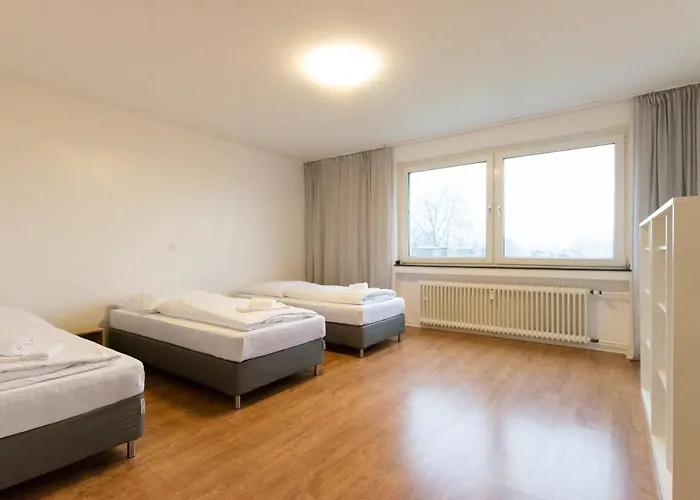 דירה Tolstov - 1 Or 3 With Balcony - 20 Min Messe Dus & Airport Dus מירבוש