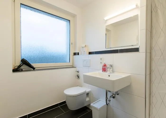 Tolstov - 1 Or 3 With Balcony - 20 Min Messe Dus & Airport Dus דירה