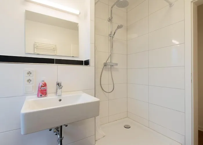 Tolstov - 1 Or 3 With Balcony - 20 Min Messe Dus & Airport Dus דירה