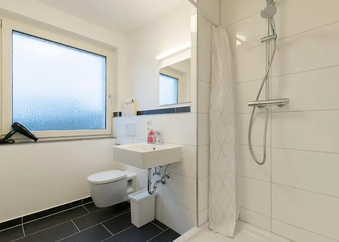 Tolstov - 1 Or 3 With Balcony - 20 Min Messe Dus & Airport Dus * Meerbusch