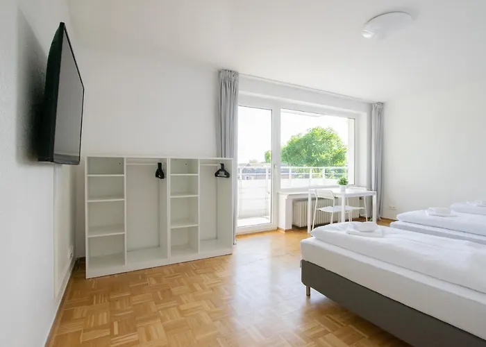 Tolstov - 1 Or 3 With Balcony - 20 Min Messe Dus & Airport Dus Meerbusch