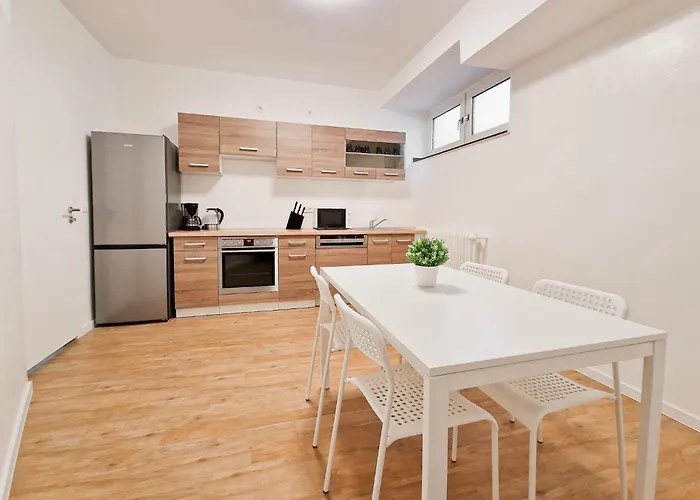 Tolstov - 1 Or 3 With Balcony - 20 Min Messe Dus & Airport Dus * Meerbusch