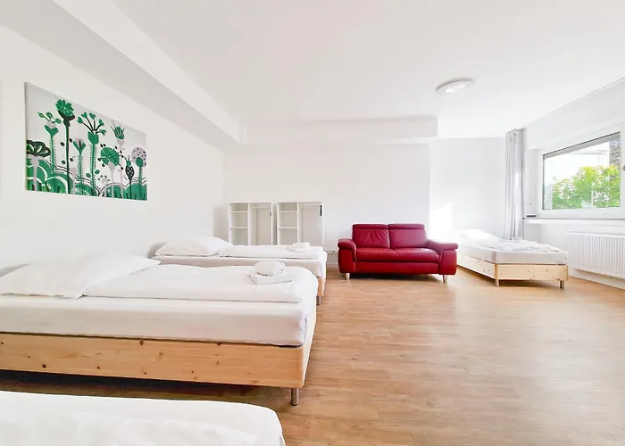 דירה Tolstov - 1 Or 3 With Balcony - 20 Min Messe Dus & Airport Dus מירבוש