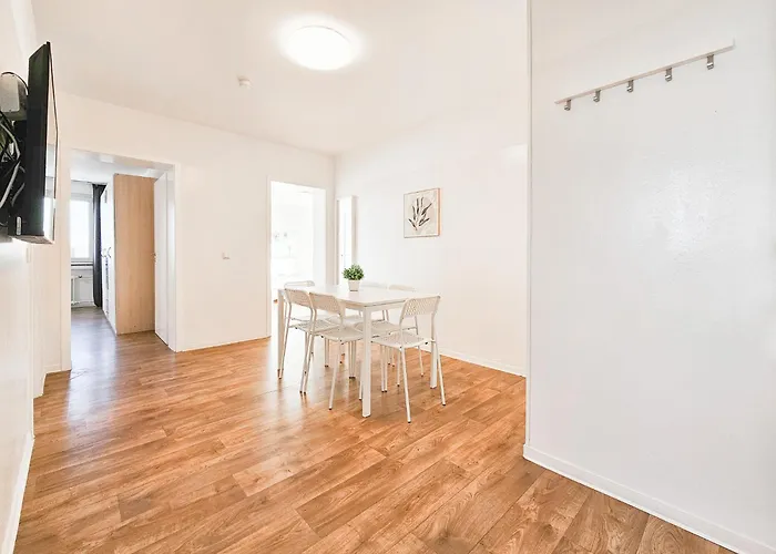 דירה Tolstov - 1 Or 3 With Balcony - 20 Min Messe Dus & Airport Dus מירבוש