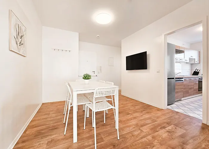 Tolstov - 1 Or 3 With Balcony - 20 Min Messe Dus & Airport Dus